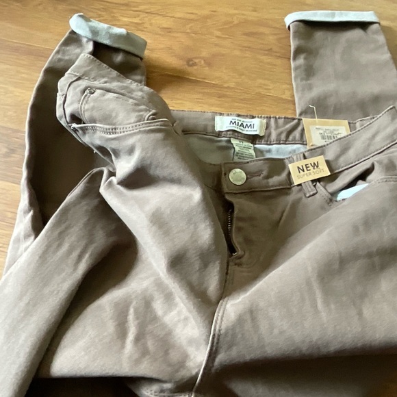 MIAMI  MID RISE JEGGINGS  TAN  SIZE 13 BRAND NEW NWT - Picture 6 of 8